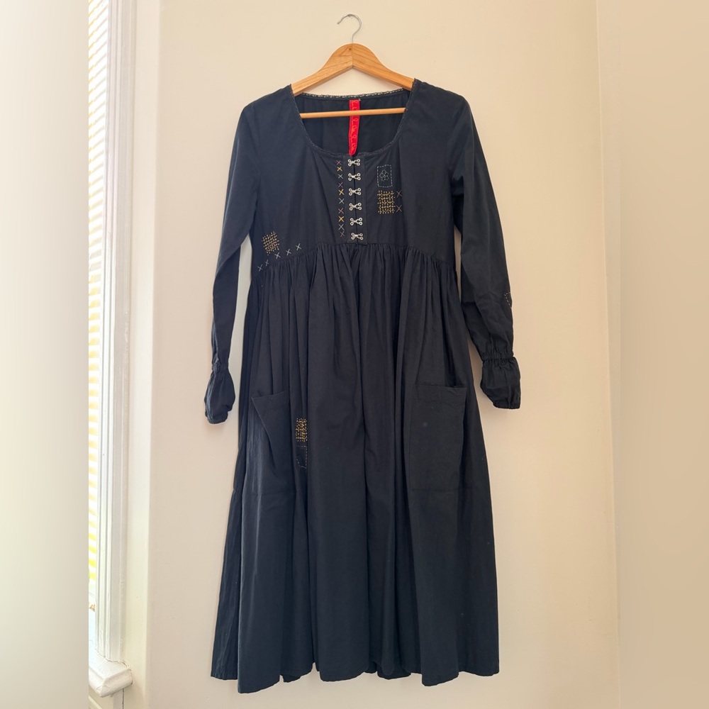 Slow fashion - black dress